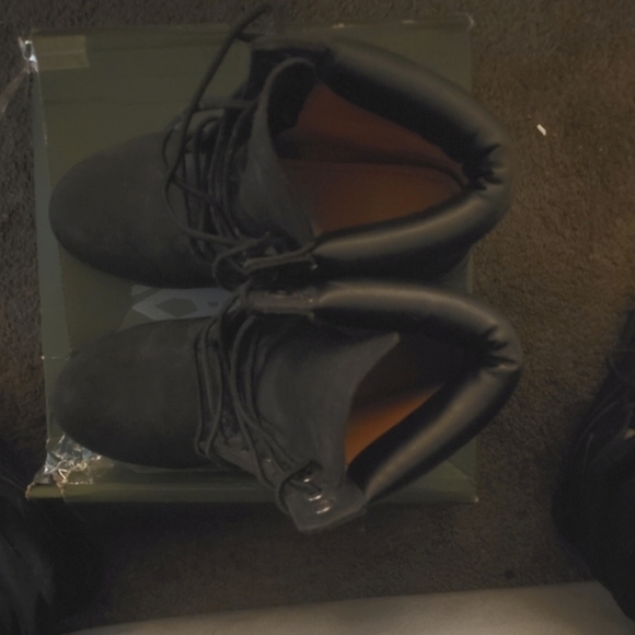 Timberland Boots - Picture 3 of 5